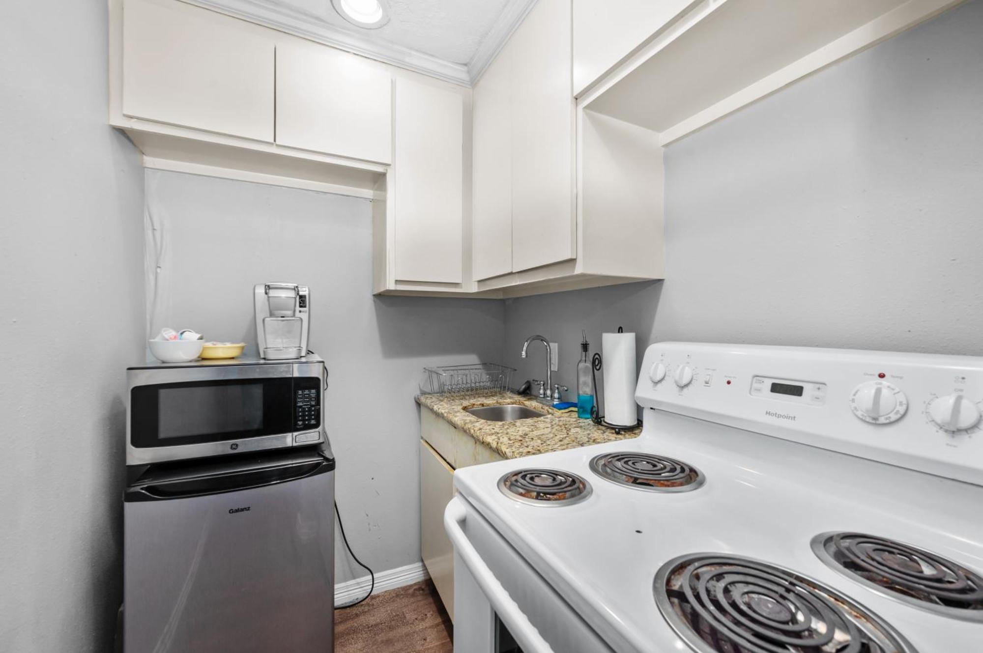 Trendy Montrose 1Br Apartment Хьюстон Экстерьер фото